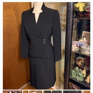 Tahari Black Suit Size 4 Petite